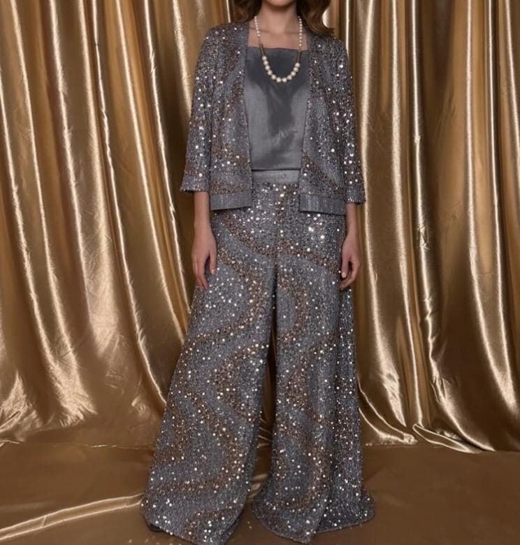 "Mahira" - Sophisticated Cream Suit Set from Glitters Glare - Image 4